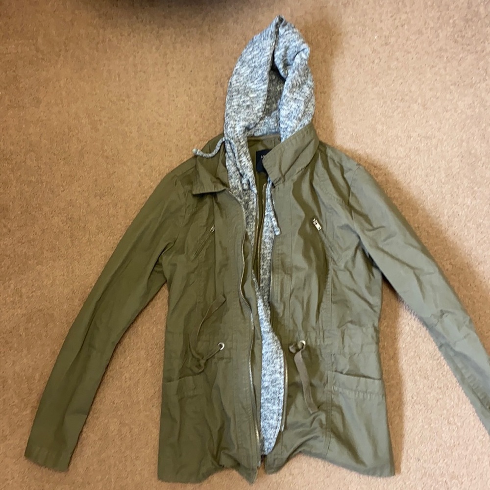Utility jacket with sweater hood and lining